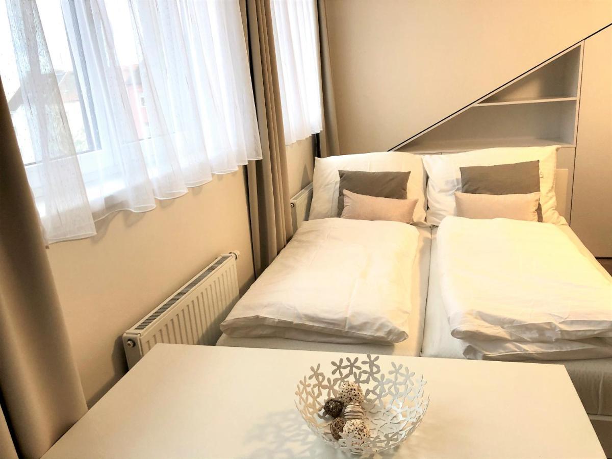 Rezidence Weisovka Apartment เชสเกบูดิเยโจวิตเซ ภายนอก รูปภาพ